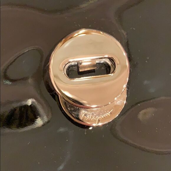 SalvadorĀ FerragamoāclutchāšAuthenticā100% - Picture 6 of 8